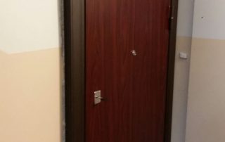 METĀLA DURVIS - metāla durvis - PVC logi, koka logi, plastikāta logi Rīgā, PVC durvis
