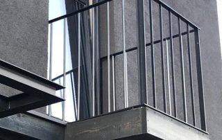 Nerūsējoša tērauda margas Ražošana Montāža - PVC logi, koka logi, plastikāta logi Rīgā, PVC durvis